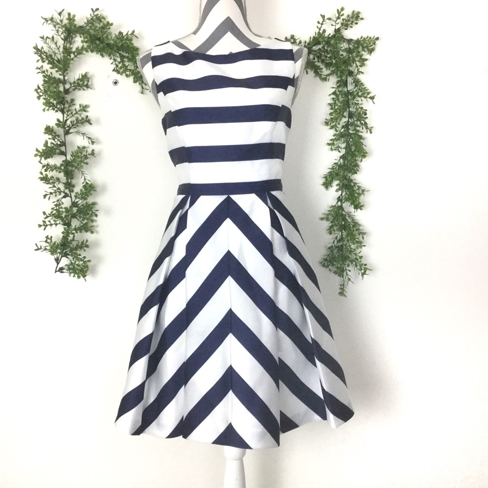 Jessica Simpson Dress